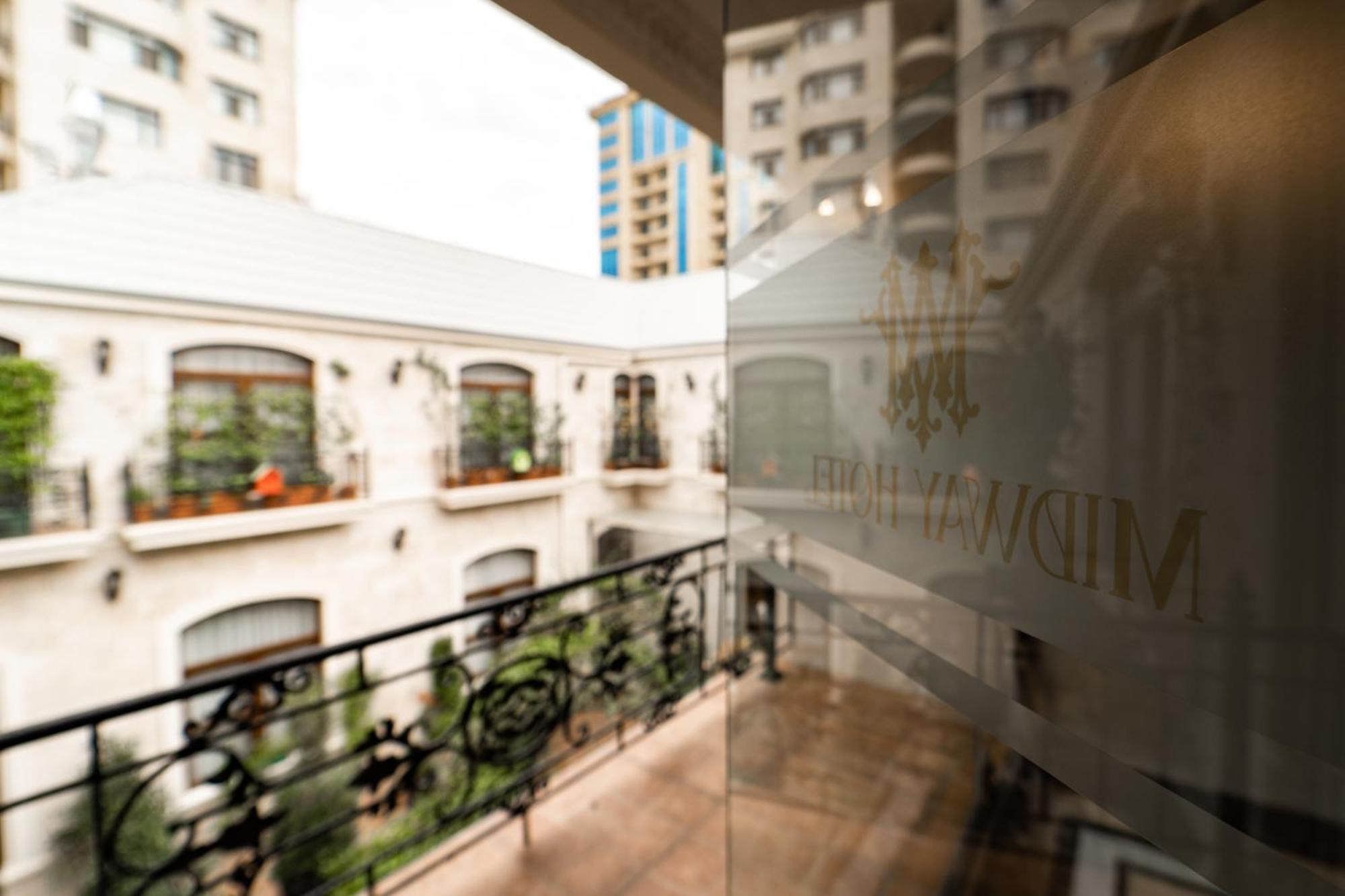 Midway 4* Bakü