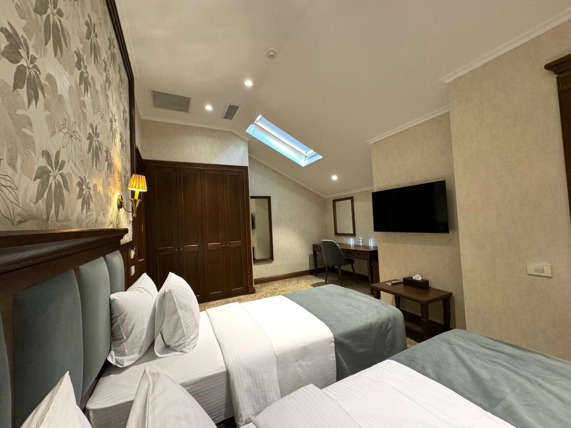 Otel Midway Bakü