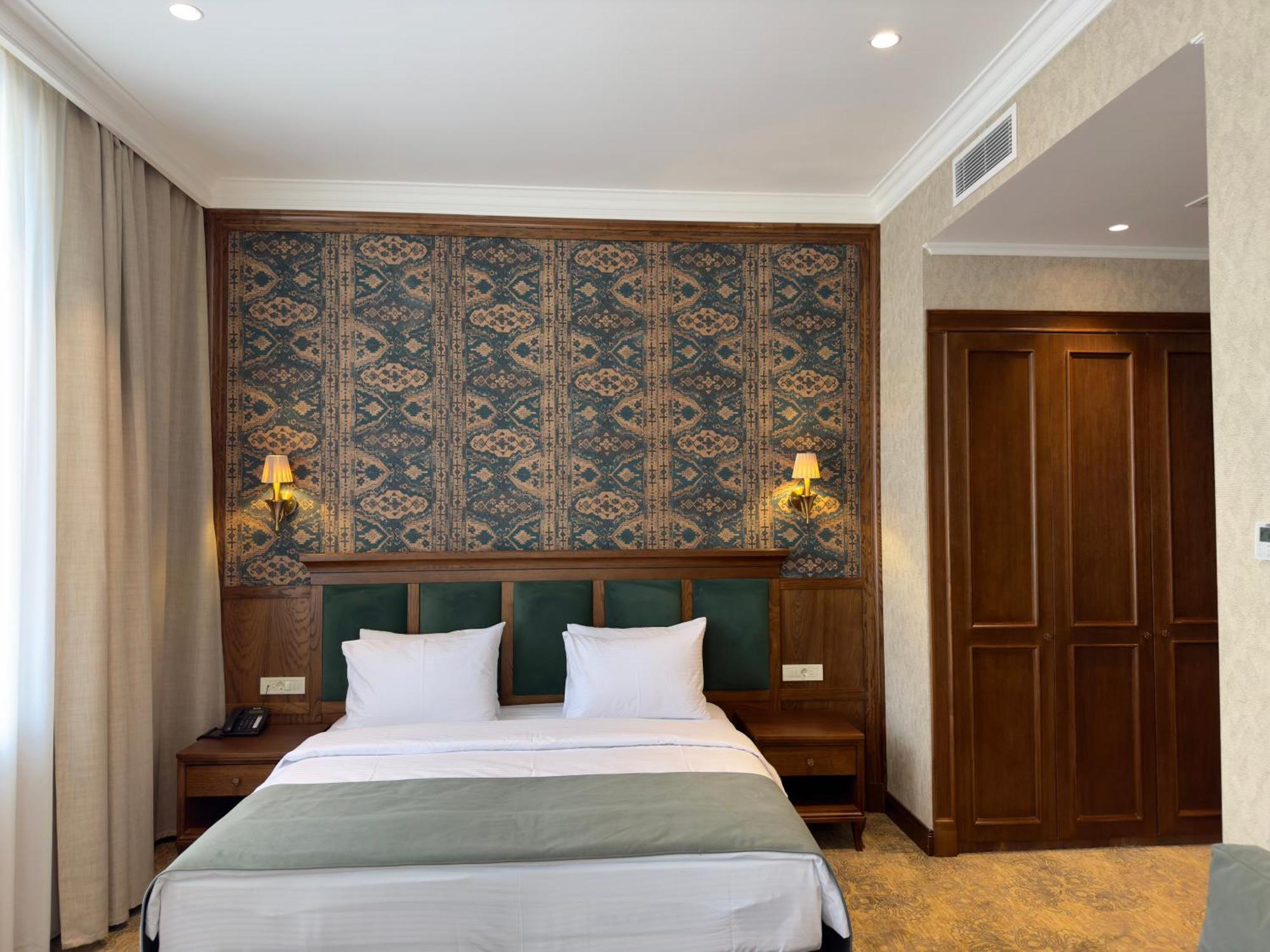 Otel Midway Bakü