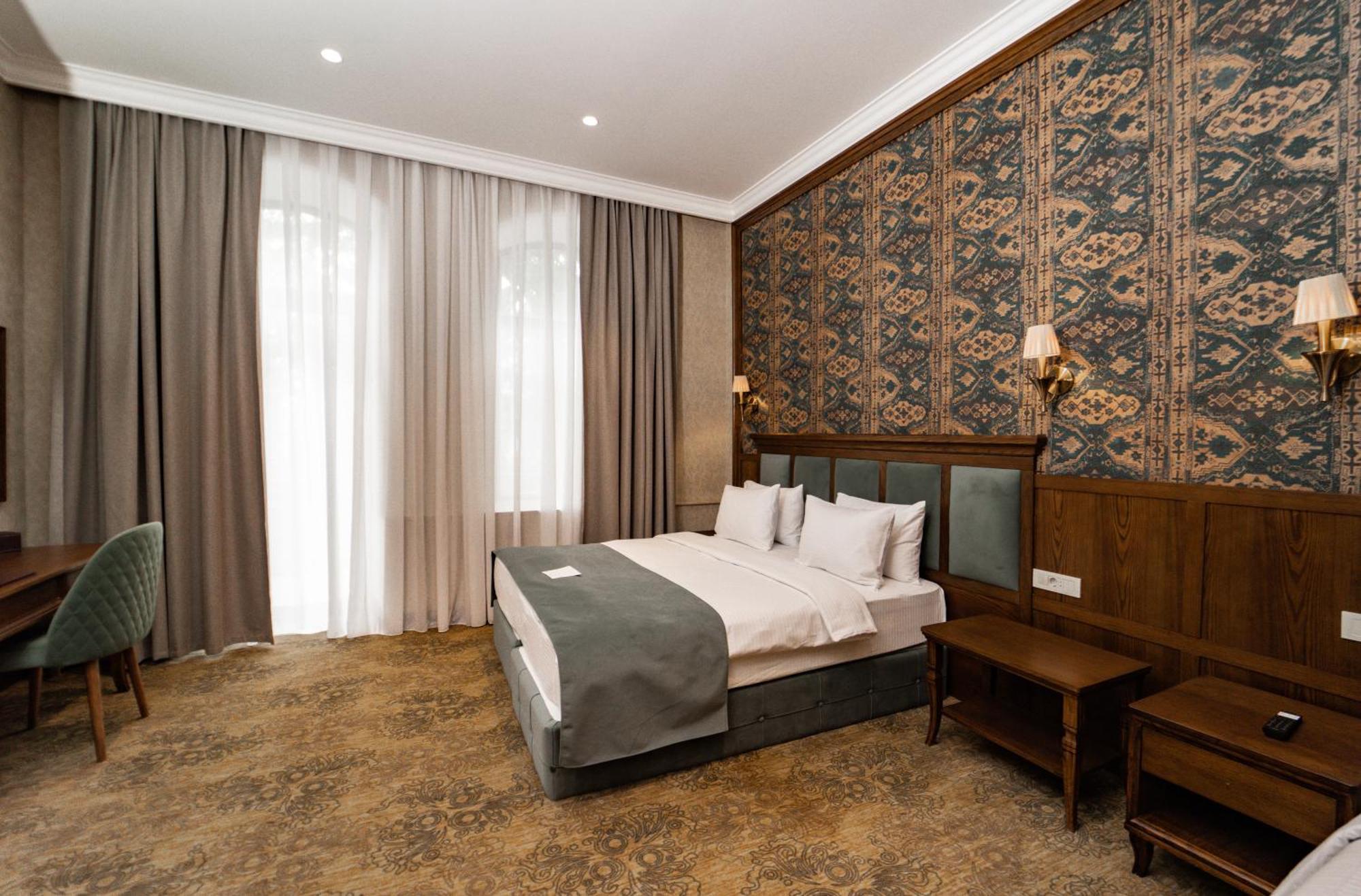 Otel Midway Bakü