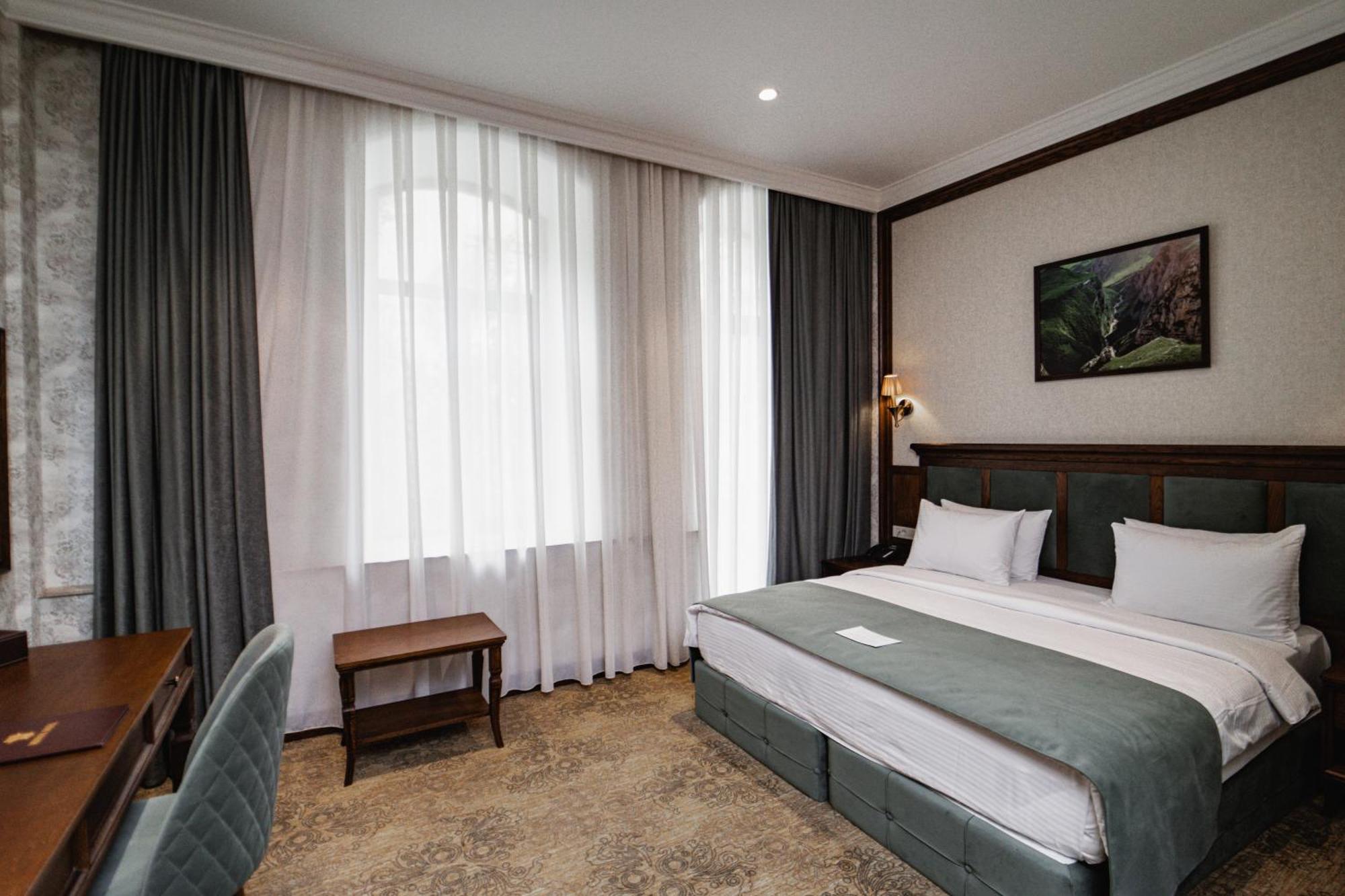 Otel Midway 4*