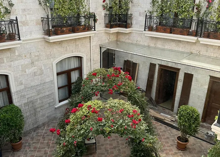 Midway Baku Hotel